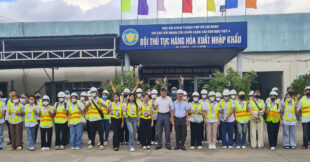 Sinh viên chuyên ngành QTKD Xuất nhập khẩu tham quan Cảng ICD Phước Long 3 và ICD Tanamexco