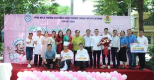 CÁC THẦY NÔ NỨC TRỔ TÀI NẤU ĂN, TRÌNH BÀY ĐẸP MẮT, KHÔNG KHÍ NGÀY 20/10 TẠI HITC TƯNG BỪNG HƠN BAO GIỜ HẾT!