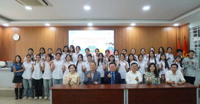 Giao Lưu Định Hướng Nghề Nghiệp Cho Sinh Vi&ecirc;n Ng&agrave;nh Tiếng H&agrave;n